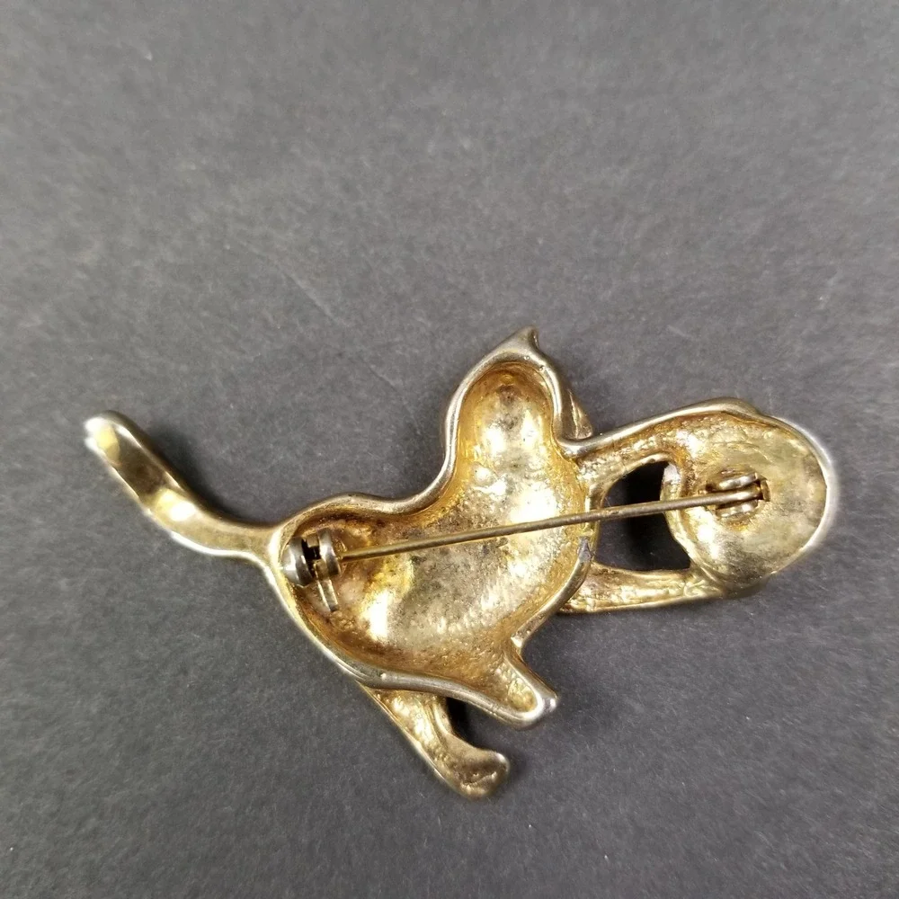 Vintage Gold Tone Playful Cat Brooch with Faux Pearl Ball Feline‎ Lapel Pin